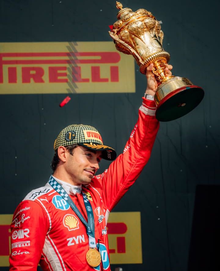 Sayffullaah's tweet photo. Took him 2 years, Holy comeback ☝🏻
#Formula1 #CharlesLeclerc https://t.co/rr1CZ2dq24