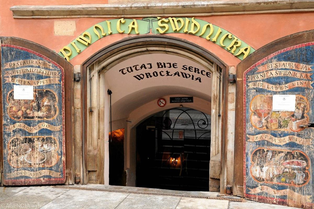 Loukas98PL's tweet photo. My local restaurant is 753 years old https://t.co/l4pMHuSgj5