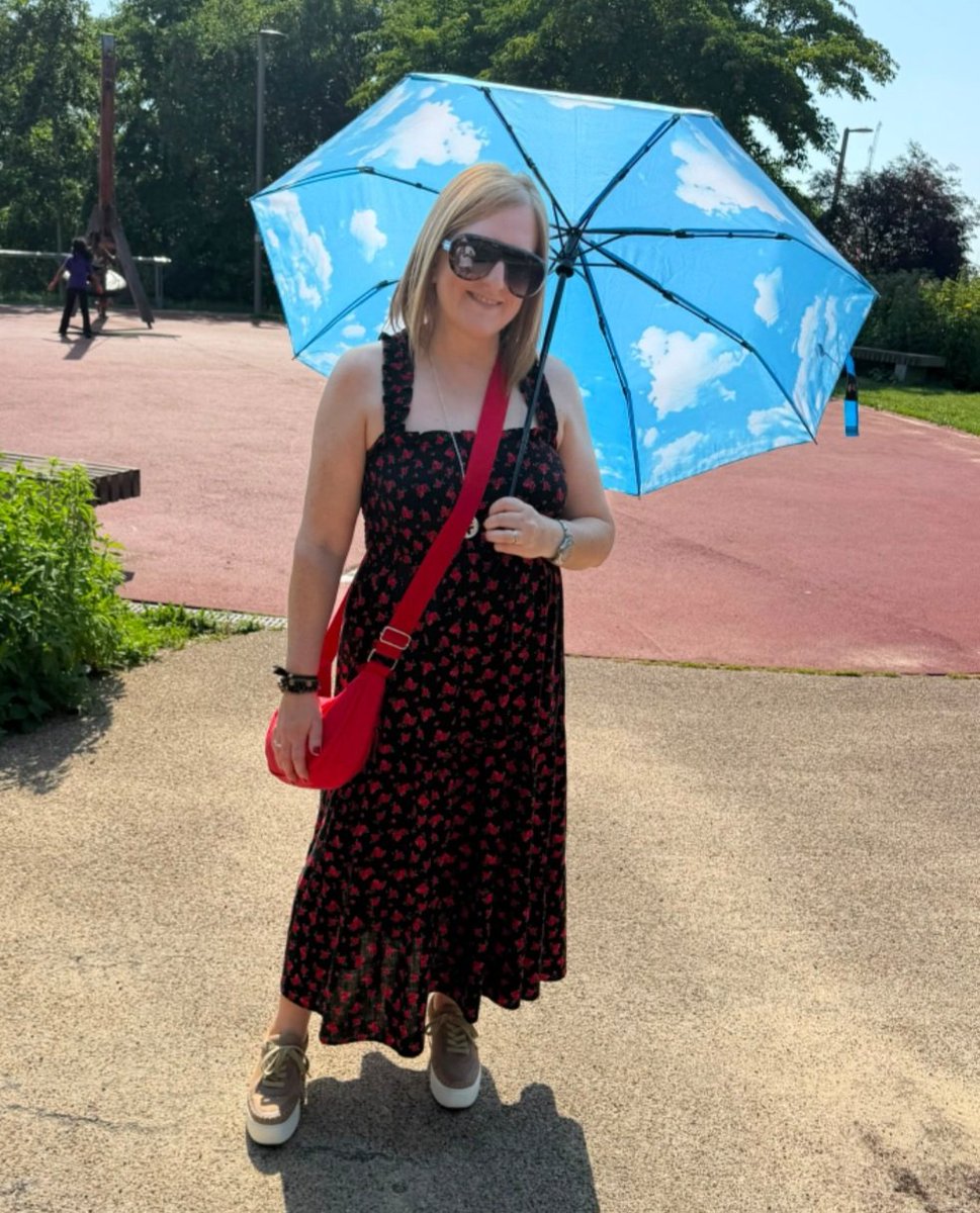 LouStephanie's tweet photo. @GaryBarlow I ran away twice too, and at almost 52 I'm not a lively 35 year old anymore. I couldn't do it in that heat again. It was so hot, but the show was amazing. You cannot improve on such brilliance and #thecircus will go down in history...twice! Memories made. Thank you @takethat 🎪☂️ https://t.co/PbYsY9nJpW