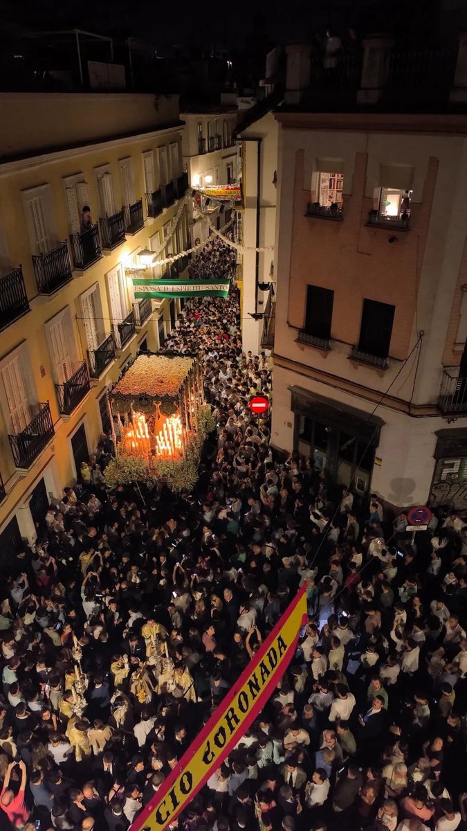 reyesgav2's tweet photo. Aún recuerdo cuando nos decían que la Virgen iba a ir sola ese 5 de julio… https://t.co/vuYBAAhgJM