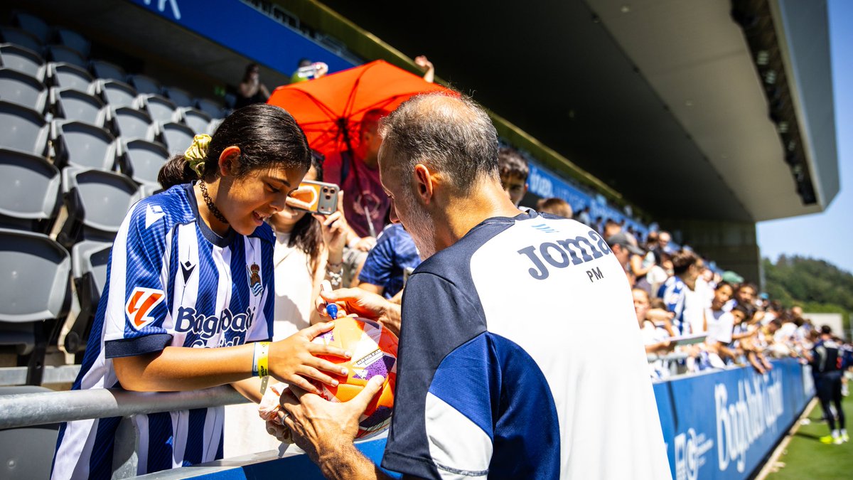 RealSociedad's tweet photo. 🤳✍️ https://t.co/6LSdY6OK9G