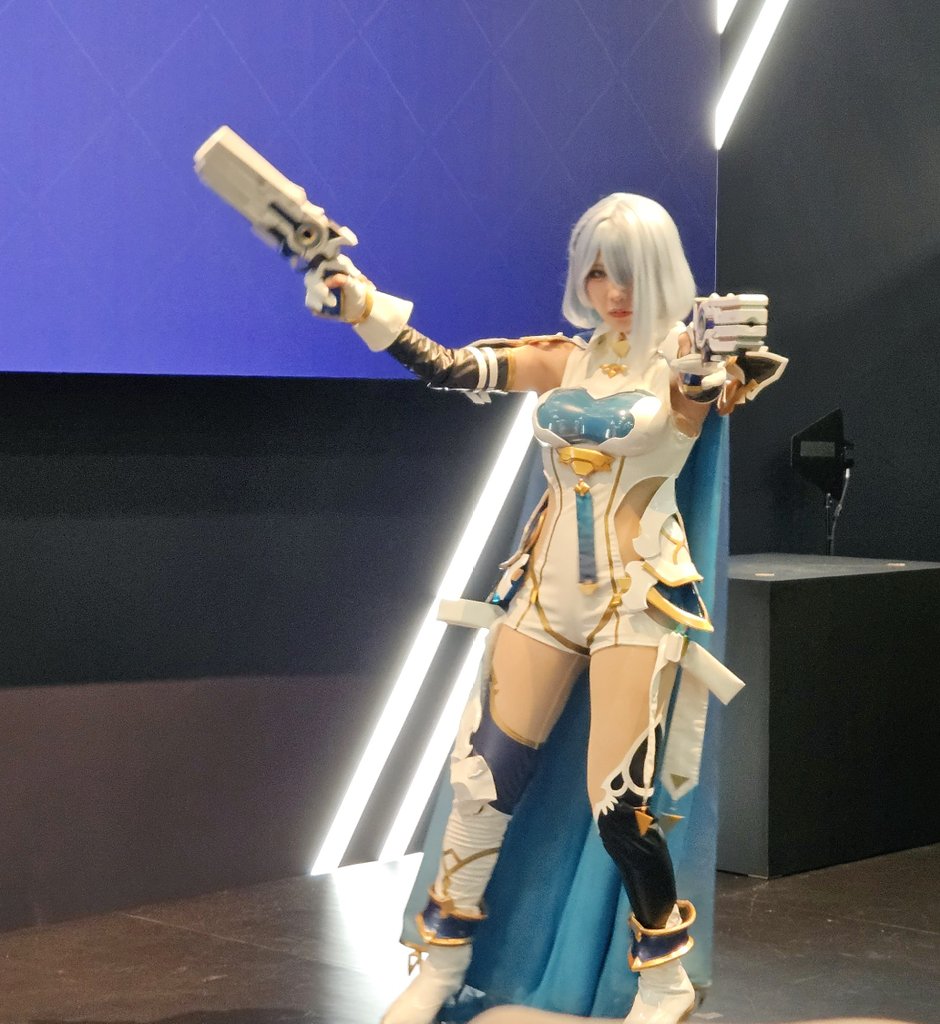 Caught some of my favorite character cast/cosplayers from the