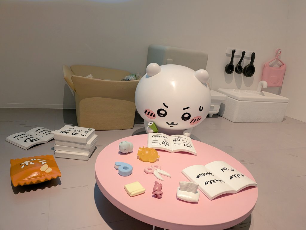 yanadin's tweet photo. そういやシャドバフェスの翌日にちいかわパーク行ってましたので今自慢します
展示はガチだけど、リピート性は少なそうだから無くなる前に行っとこう https://t.co/QP7mZa4eeq