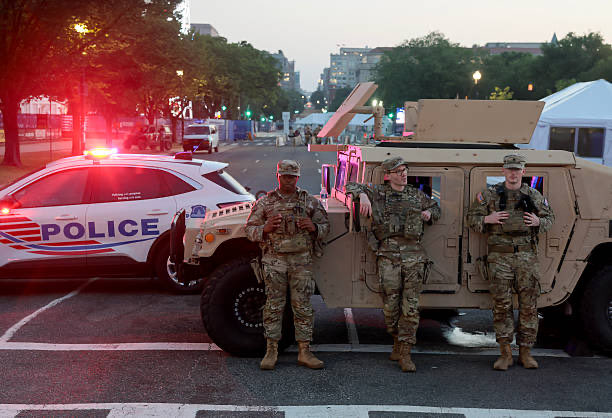 ferald_gord's tweet photo. photo journalists were locked the fuck in during the dc 4th of july events https://t.co/jAwttzlh1i