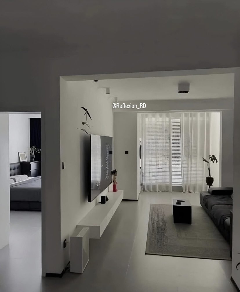 Reflexion_RD's tweet photo. Mi yo joven, solo piensa en una cosa. 🏠 https://t.co/741lT7QNPJ