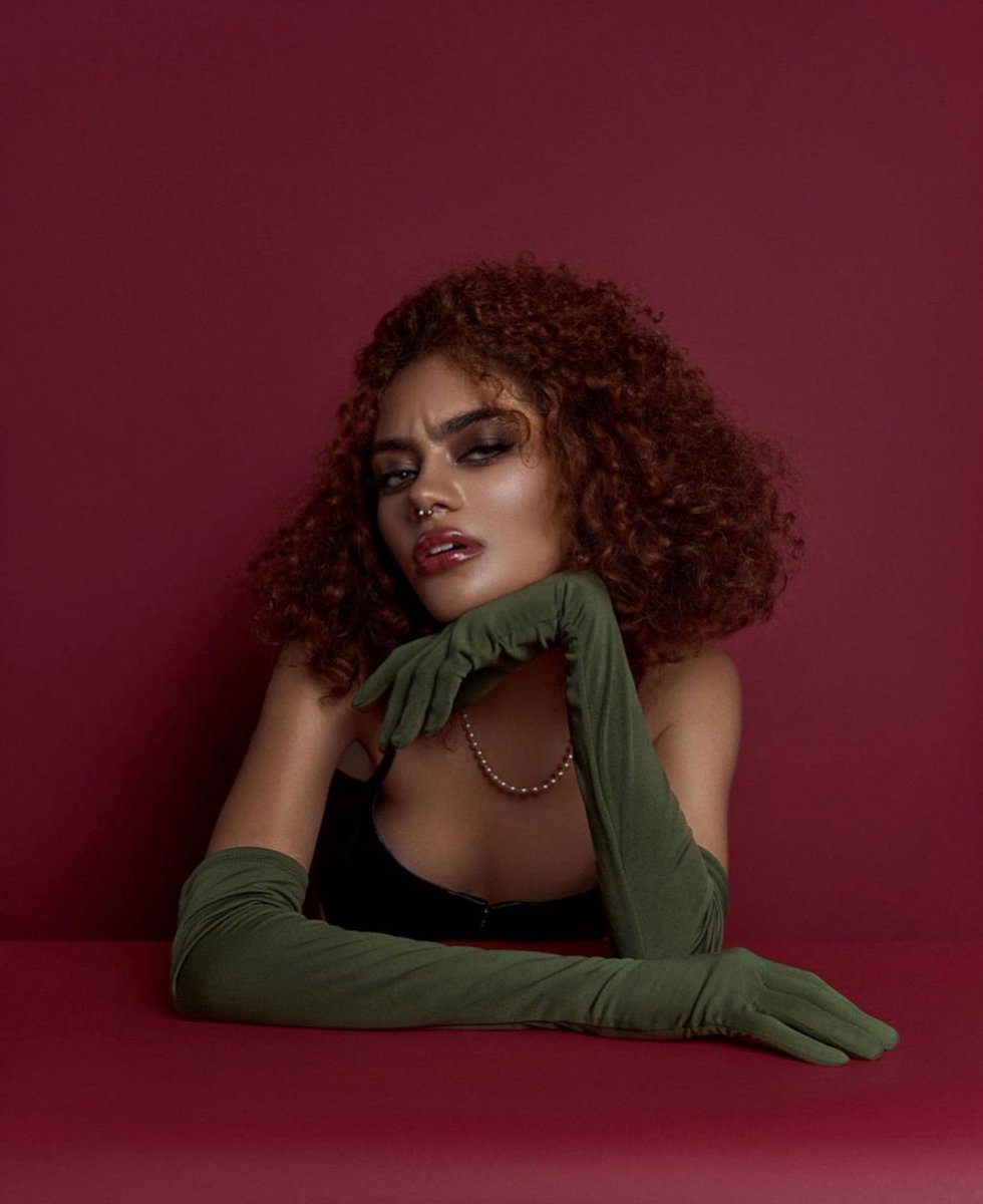 R0ZAN0VS's tweet photo. we need to talk about this ksenia photoshoot https://t.co/Wm5nGZk0Vf