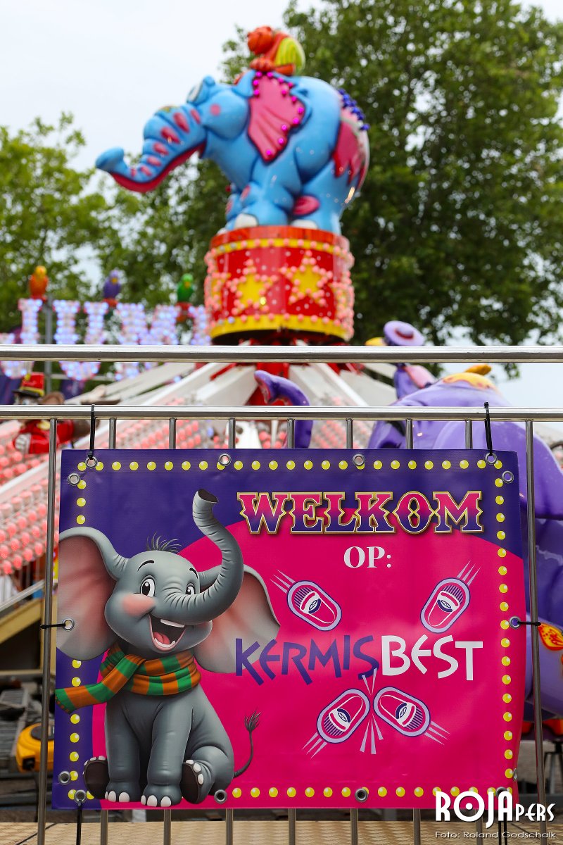 ROJApers's tweet photo. Vanmiddag ging ik naar de Kermis Best. Eens kijken nu wat dat aan foto’s heeft opgeleverd?🎡🎢🎠📸 https://t.co/Pq3C7rMs4z