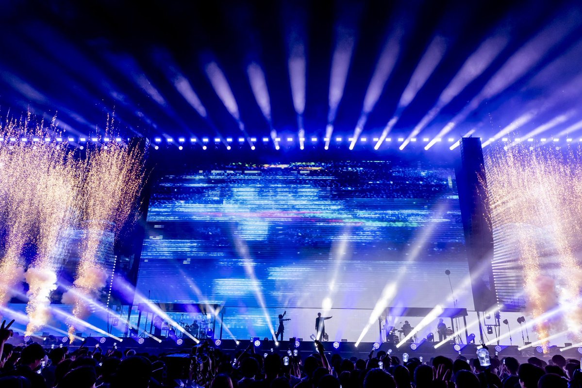 ryojisekimoto's tweet photo. Ado STADIUM LIVE 2026「Ao」

ステージ演出、演出映像担当しました。
Adoさんからたくさんイメージもらい、演出させていただきました。
ご来場の方々、バンド、映像クリエイター、現場スタッフ、ありがとうございました。

#Ado
#Ao
#まふまふ
#演出
#stagedirector

I’m in charge of the stage direction, video content direction.