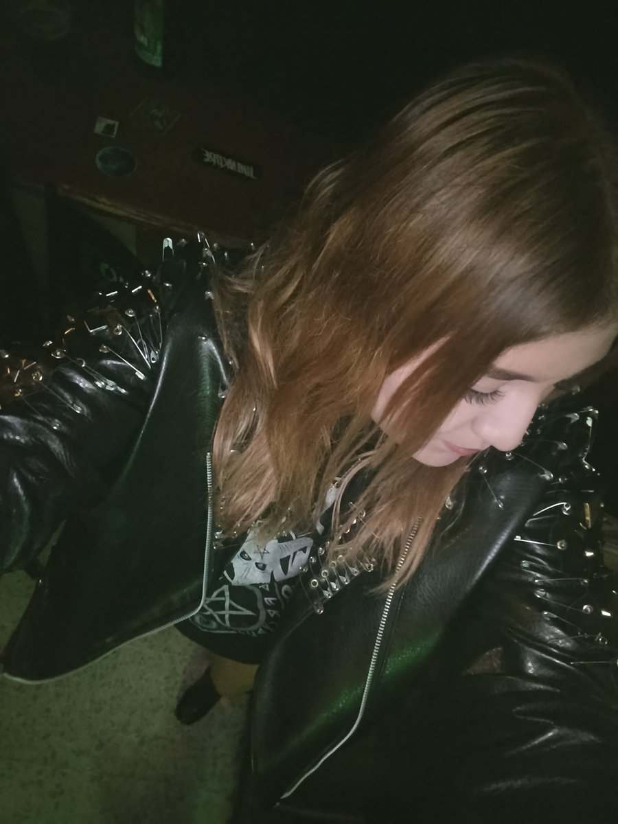 FernandaSoteloA's tweet photo. ¡Siempre etilikos! 🍻🔥🤘🏻💀 https://t.co/e1eae6JzYo