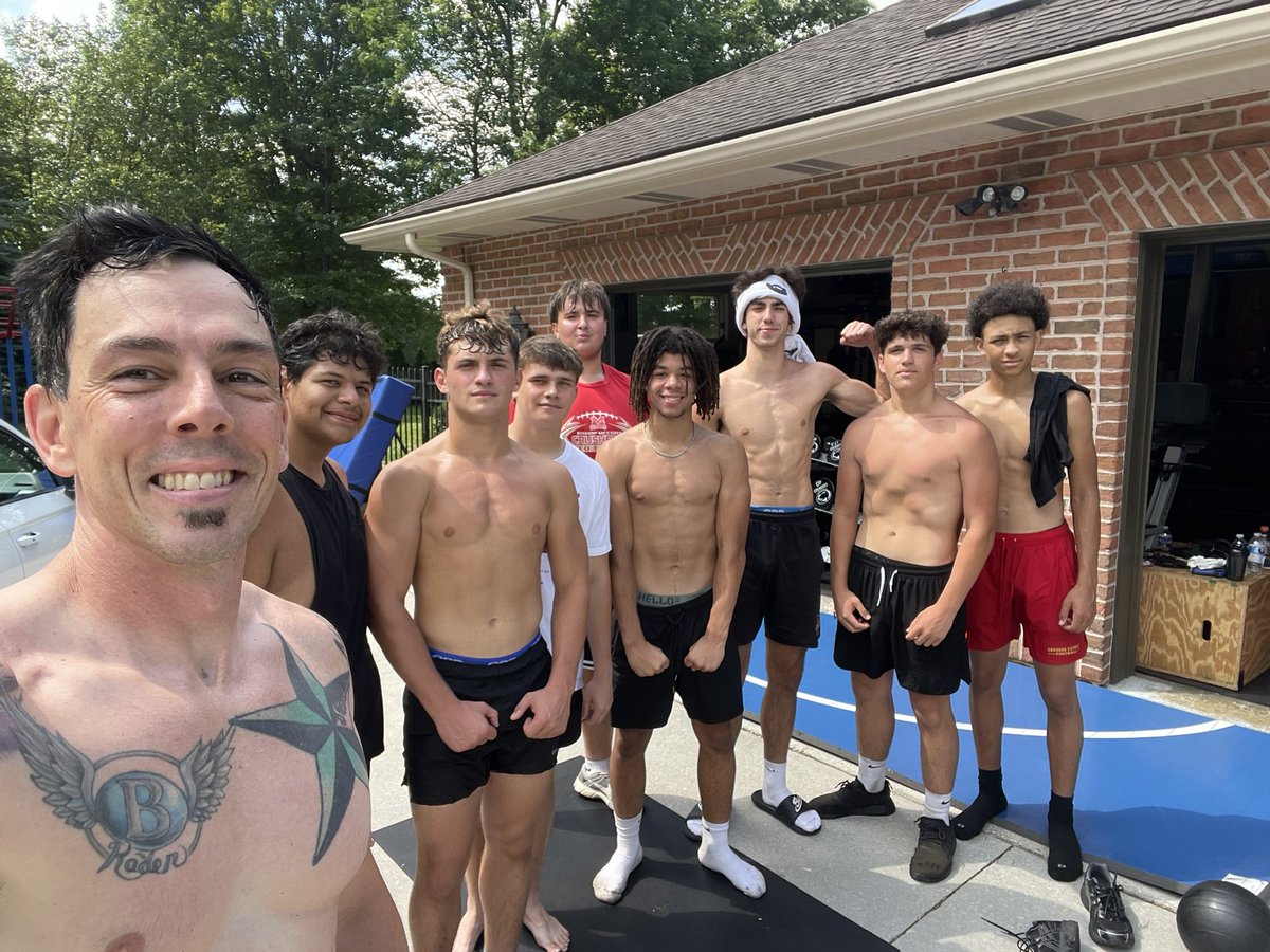 Bentley_Bainey's tweet photo. 1776 reps ✅ God Bless the USA 🇺🇸 
I love this Country and I love getting to work with my guys. Thank you founding fathers for standing up for what’s right. And a HUGE thank you to all of the men and women who have served to protect this great Nation of ours for 250 years. #BainCave #GodblessgoCrushers 
@BaineyDan @callmebrey1 @DomChip15 @PaGeR22222 @TASmith42 @CrusherFootball @realDonaldTrump
