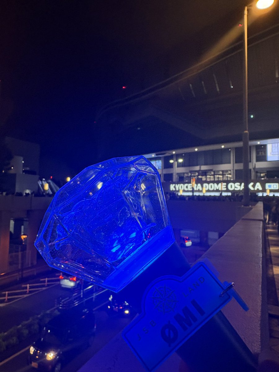 y__sky312's tweet photo. UMPのエンディングが蘇ってきた
本編ラスト曲のJ.S.B.HAPPINESS

"誰かが君を見守ってる
君にエールを送り続けてる
忘れないでいて" 
臣くんあの頃も仕草でエール届けてくれて
忘れないでいてってこめかみトントンってしてくれてたね🥹
送り続けてくれるエールに
たくさん支えられてきたよ🥹
#JSBLAND https://t.co/TyA2JwaAQx