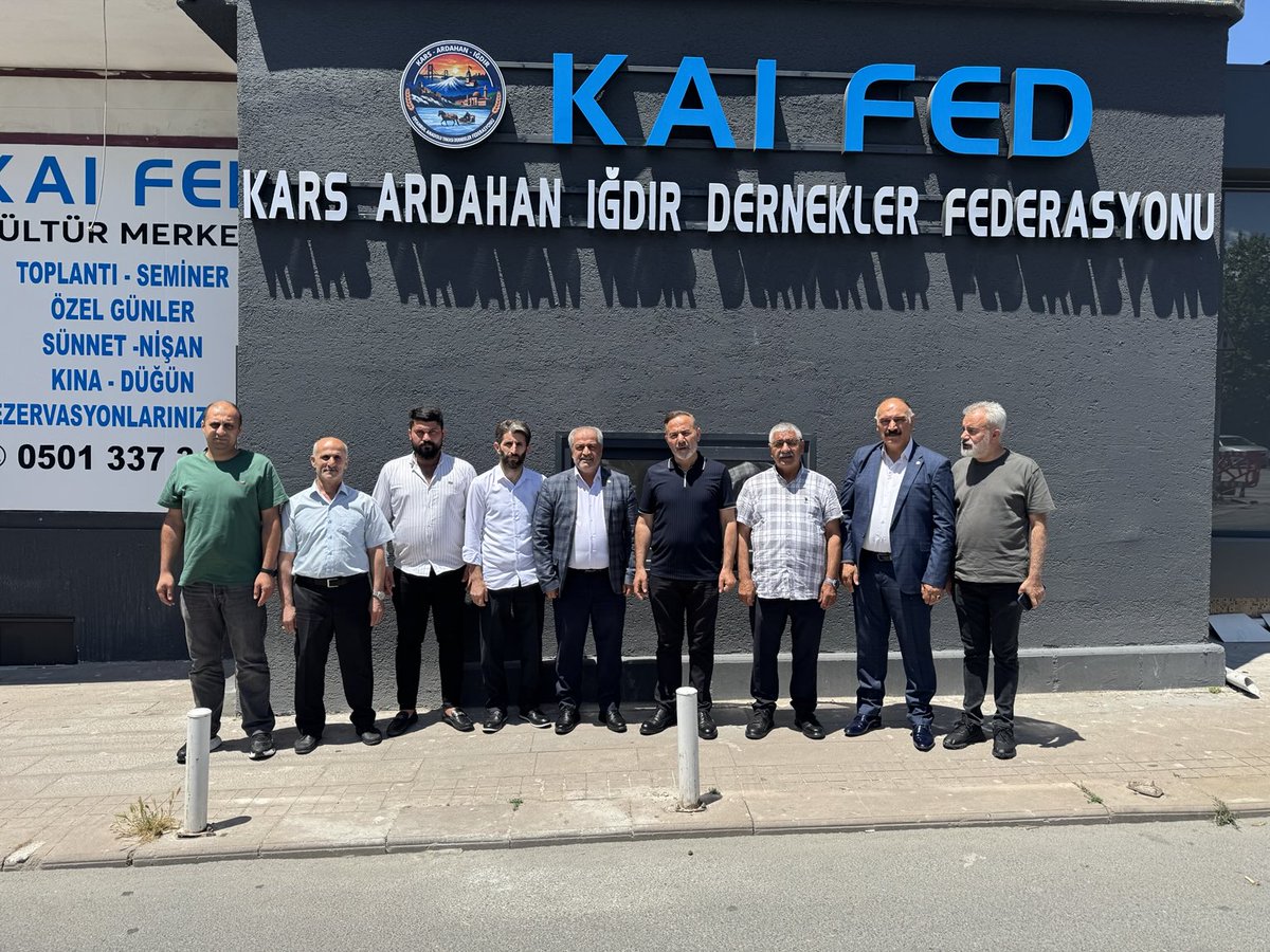 KAIFEDERASYON's tweet photo. Bugün KAI Federasyonumuzu.
Sultanbeyli HÜDA PAR İlçe Başkanı Sayın Tahirhan Uysal ve İlçe  yönetimi Federasyonumuzun yeni yerinin hayırlı olsun ziyaretine gelmeleri bizleri onurlandırdı.

Nazik ziyaretleri ve samimi sohbetleri için kendilerine teşekkür ediyorum. https://t.co/C11ok5MI8t