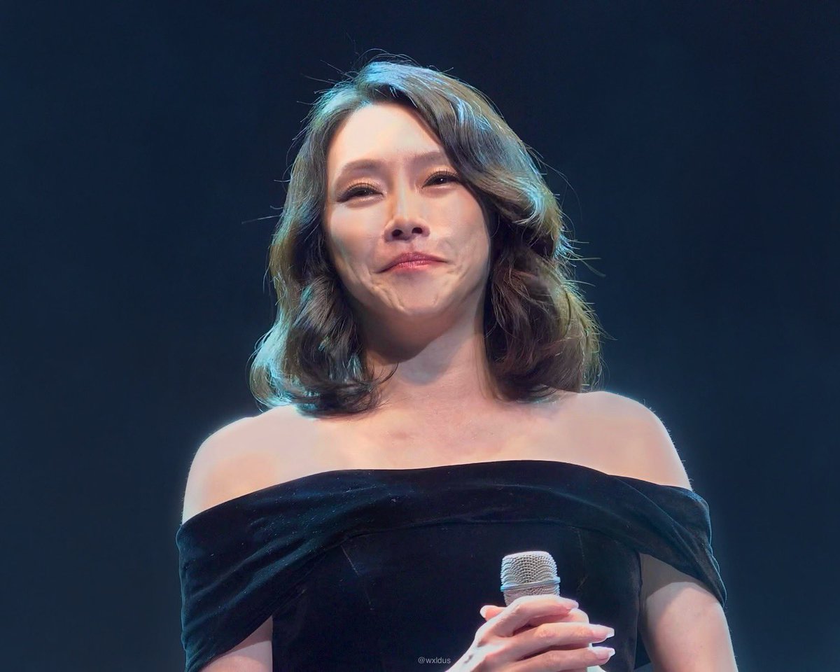 chacha_allin's tweet photo. 단발지연 전생같다..... 이 날 진짜 충격적으로아름다우셨어서그만정신을잃었 https://t.co/ugIGg7uchL