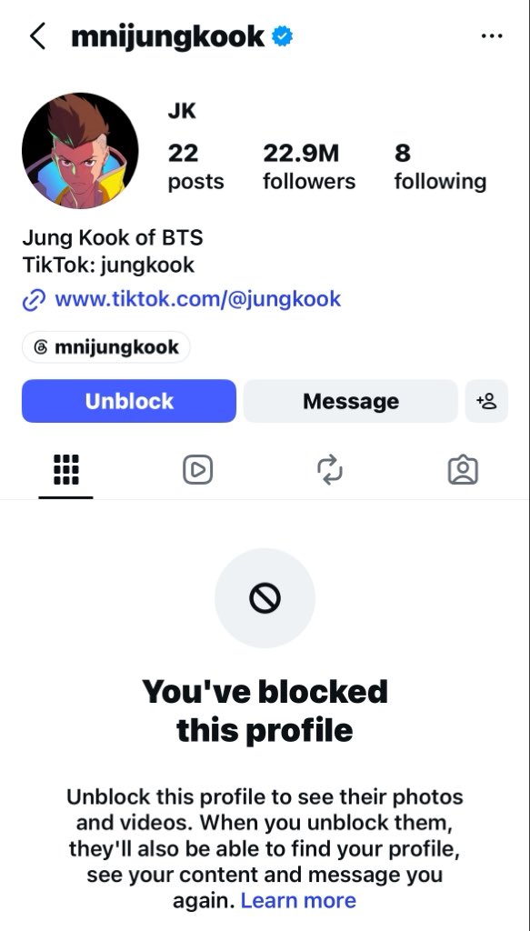 hyyhy0's tweet photo. En apoyo a la selección mexicana he decidido bloquear a Jungkook porque confundió a México con Inglaterra 🚩 https://t.co/1NcP9G4F0p