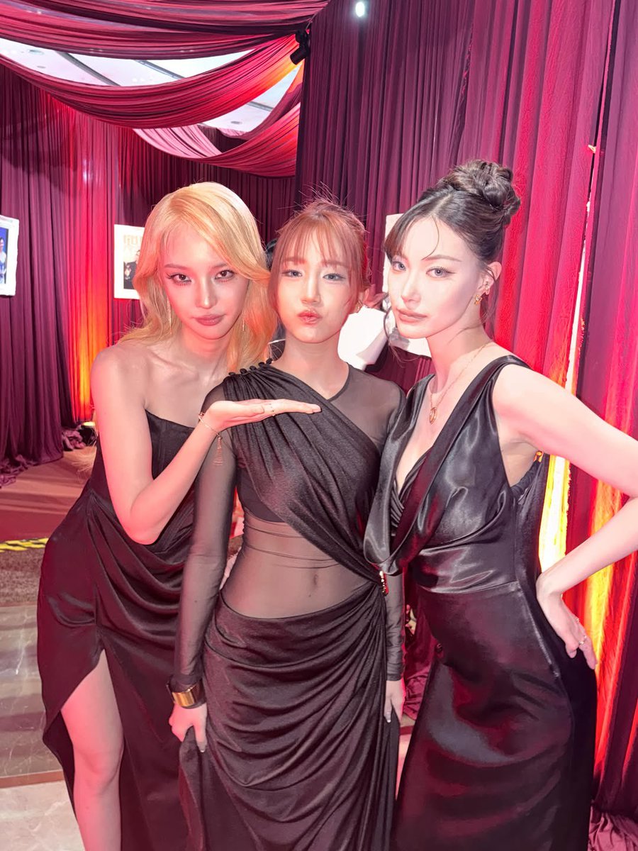 jjjboiledegg's tweet photo. novel readers😭what character is sangt playing?no wonder they kept on having pictures after pictures

EWB FINAL EP
#EnemiesWithBenefitsFinalEP https://t.co/kPYYaqLpFT