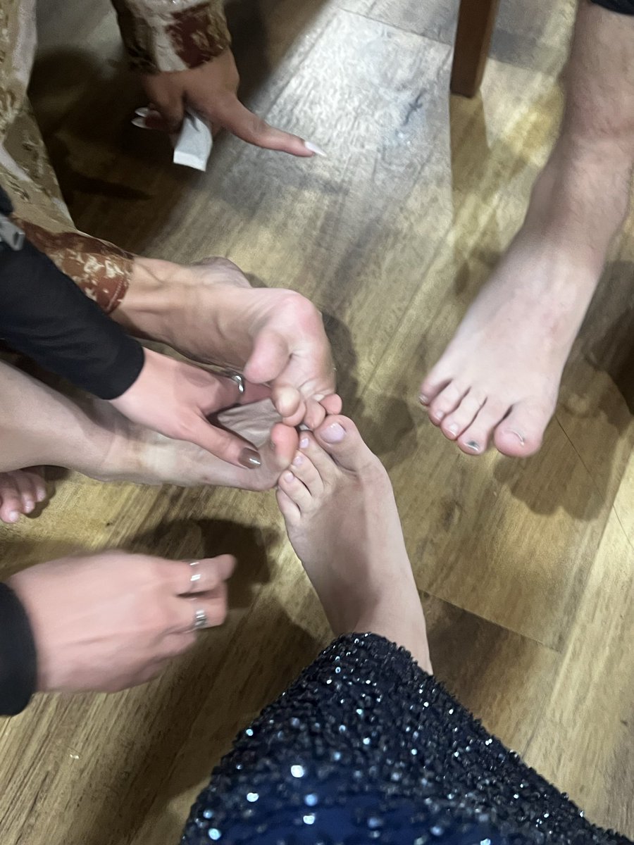 nailspinkyella's tweet photo. Feet party https://t.co/cLXlyuN4wa