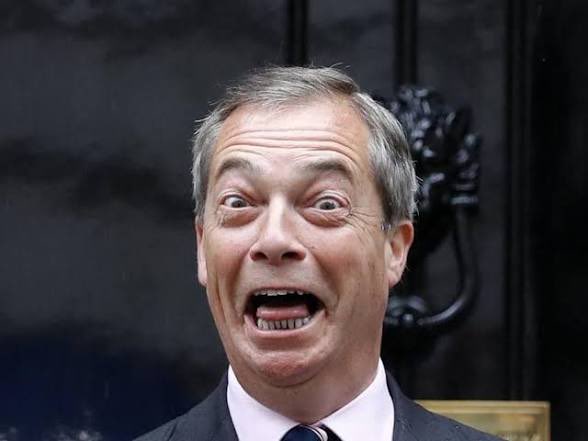 MichaelTakeMP's tweet photo. Please
Tonight.
Light a candle in your windows and say a prayer for Nigel Farage.🙏🏻
He genuinely can’t help the fact that people love him so much they give him money &amp; free accommodation.
Remember this happened to Jesus too 2000 years ago.
Let’s not crucify Nigel as well.
😢 https://t.co/7ioOPamXV2