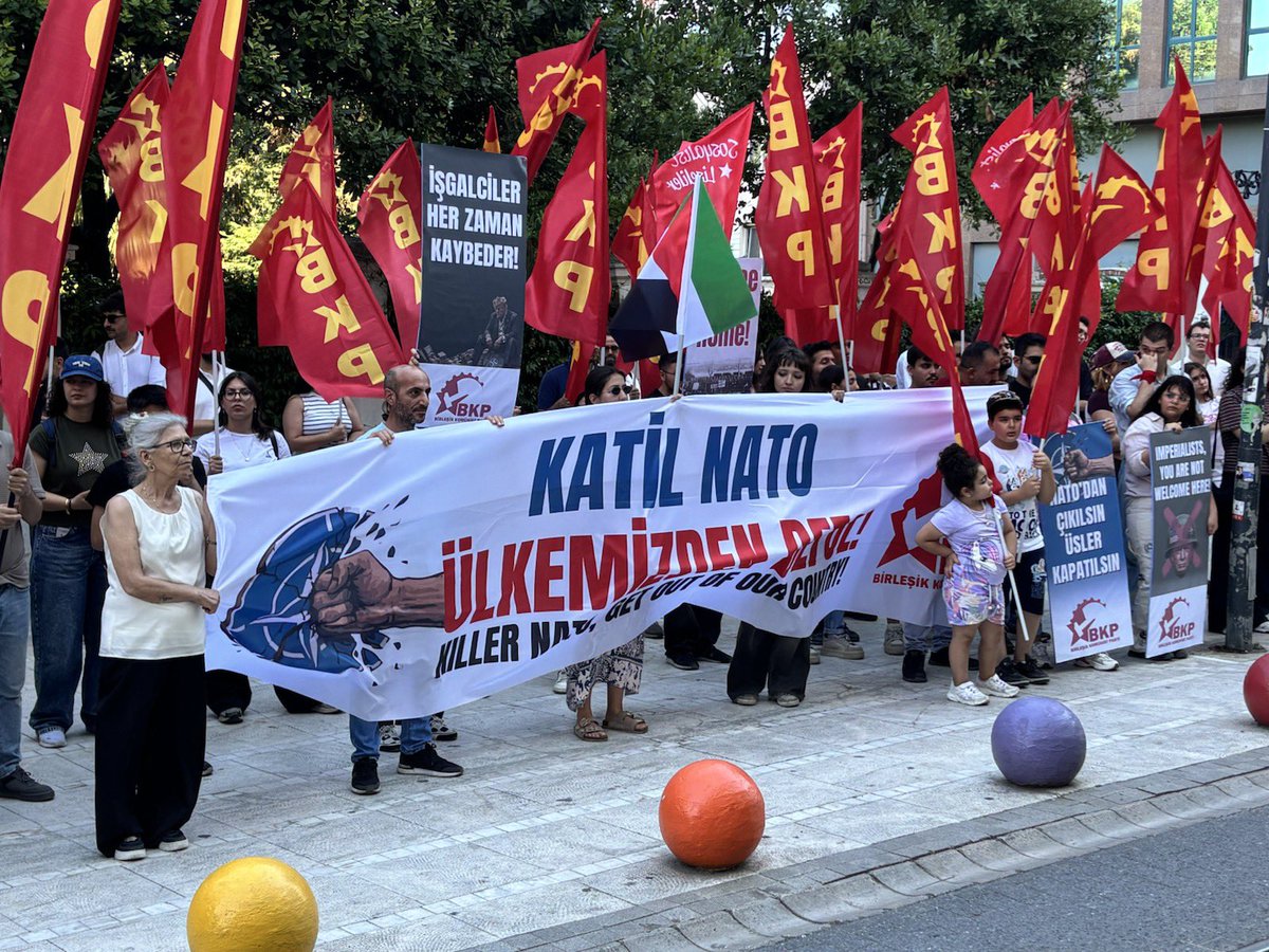BKP_Sosyal's tweet photo. NATO'ya karşı Bağımsızlık ve Sosyalizm için buluştuk. 

Emperyalizmin uluslararası savaş örgütü NATO'ya ve işbirlikçi AKP'ye geçit vermeyeceğiz. Bağımsız ve sosyalist bir Türkiye mücadelesini yükselteceğiz.