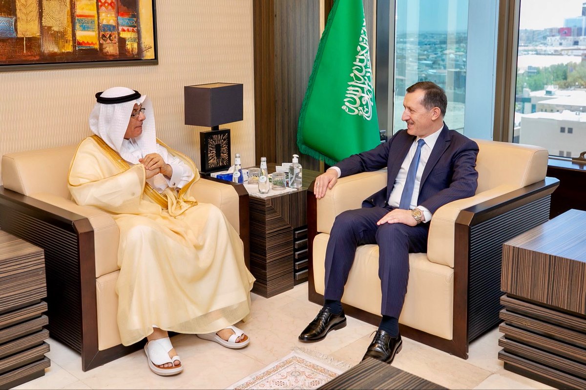 emrullahisler's tweet photo. 📍Riyad

Suudi Arabistan Çevre, Su ve Tarım Bakanı Sayın Abdulrahman Al Fadley’i ziyaret ettim.

İki dost ülke arasında; çevre ve tarım alanlarındaki işbirliği imkanlarını ele aldığımız verimli bir görüşme oldu.

Misafirperverliği dolayısıyla Sayın Bakana teşekkür ediyorum.🇹🇷🇸🇦 https://t.co/2mojcz2zZ9