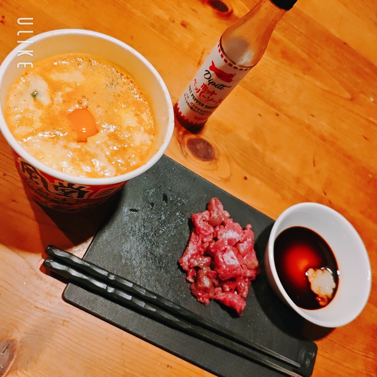 Rui__kyun's tweet photo. 一風堂メシにチーズ4枚と卵黄とホットソース！！

馬刺しも最高すぎる。
なう(2026/07/06 02:05:41) https://t.co/W7QxvDQv6x
