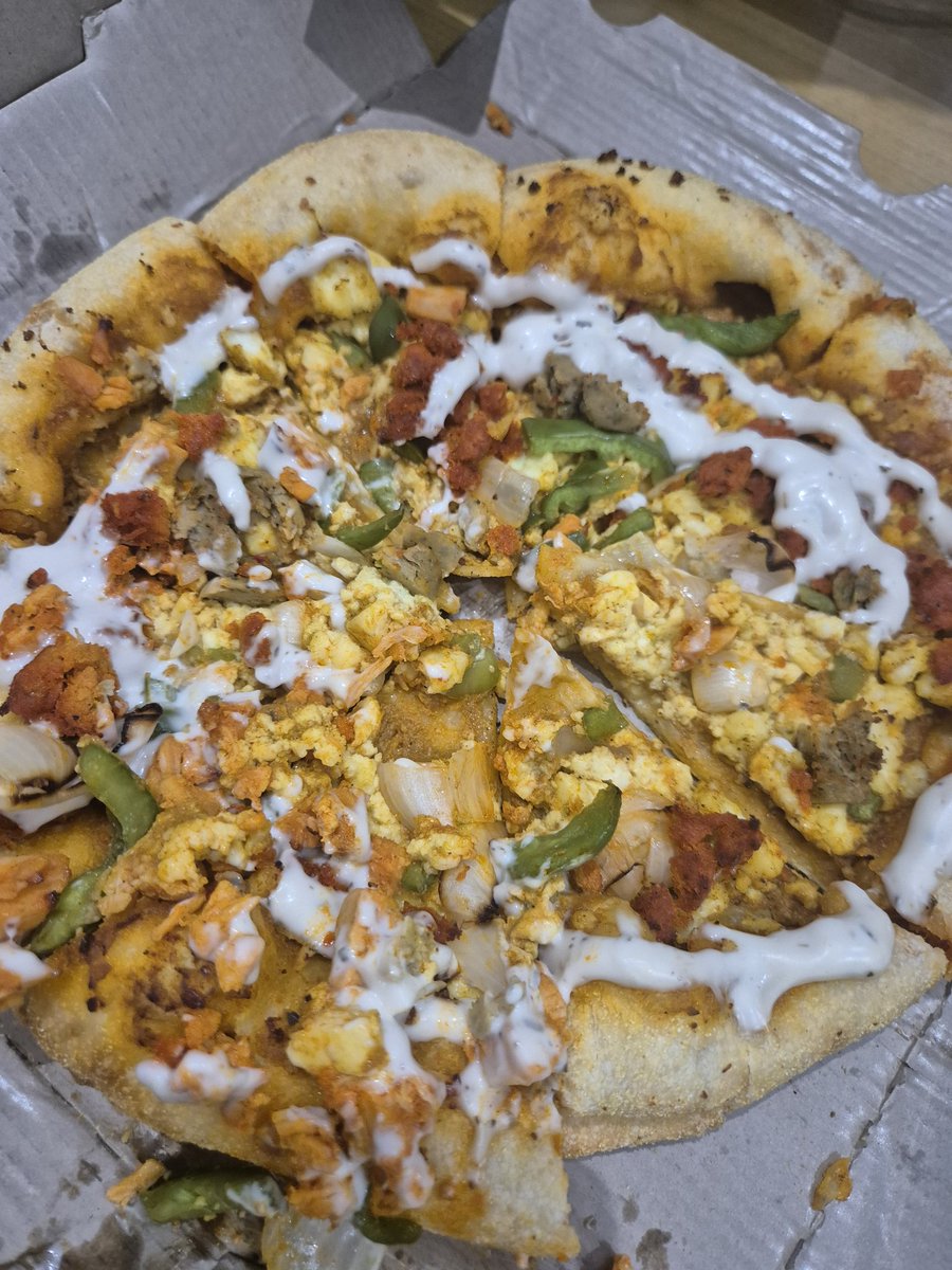 VarunPoonia0602's tweet photo. @dominos_india @dominos_india 1.5-hour wait for Chicken Maxxx Shawarma, but got a pizza loaded with paneer and only a few tiny chicken pieces. This store repeatedly delivers poor service despite multiple complaints. Escalating to NCH &amp; Consumer Commission. https://t.co/APqusOi17W
