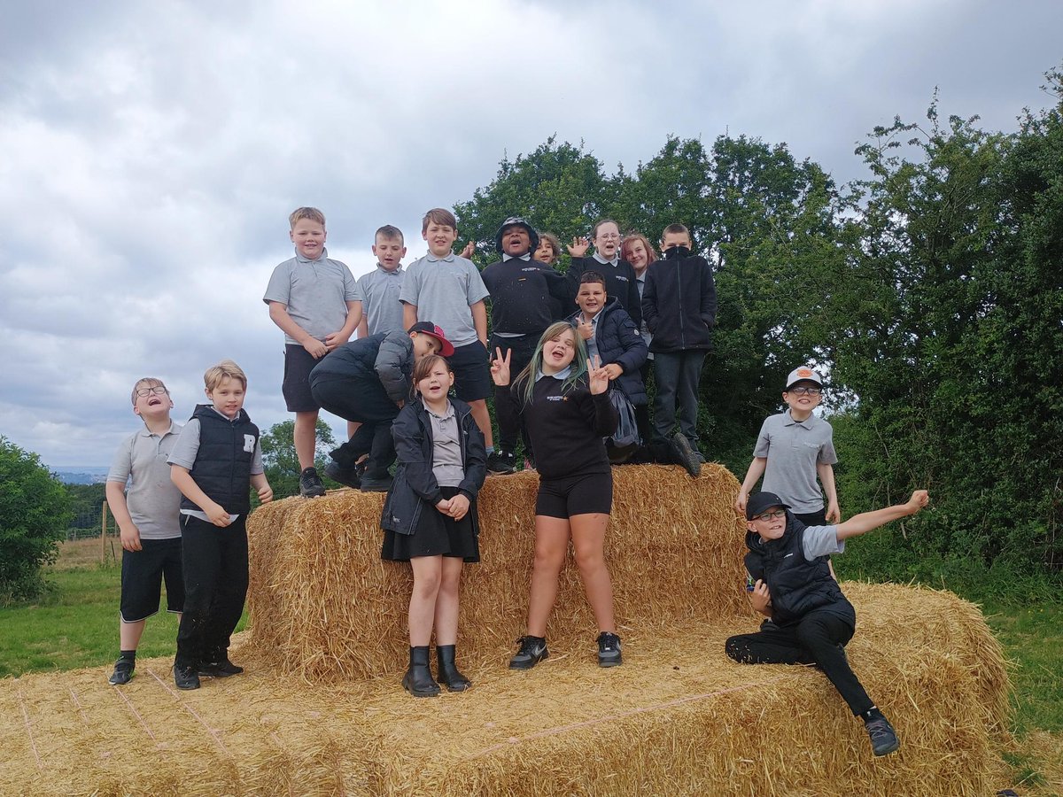 park_pru's tweet photo. We had a fab day, thanks to Kemps Farm #Horsforth #Pickyourown #strawberries https://t.co/1J0ljsXxS6