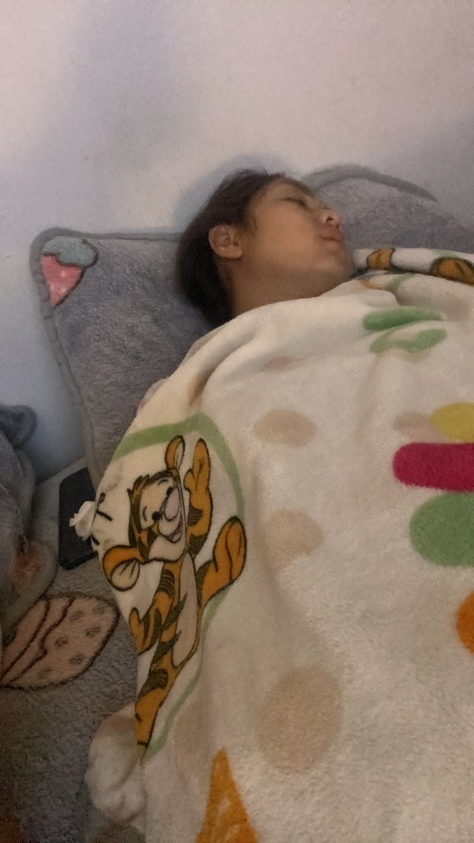 DeevihokP's tweet photo. ถ้ามีเดี่ยวเย็ดนางตอนนางหลับ แล้วเรานั่งดูเดี่ยวจัดนางแบบดุดัน คงจะเสียวน่าดู https://t.co/8xrMLb6qS7