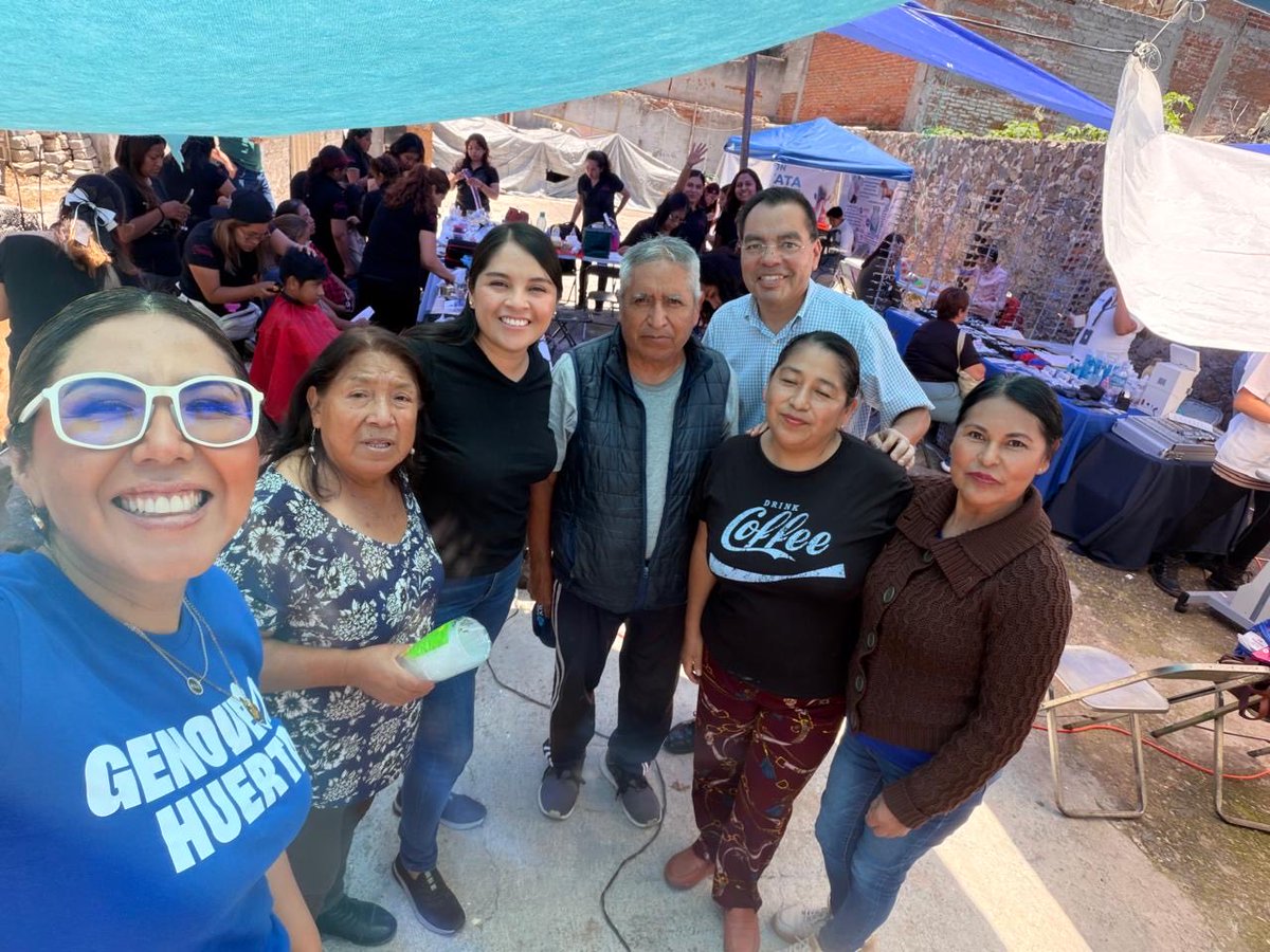 GenovevaHuerta's tweet photo. 💙 Mi más sincero agradecimiento a Cris Chacón, presidenta de CAPDES A.C., por la invitación a su jornada de servicios. 🤝

Gracias por abrir las puertas de su comunidad y por sumar esfuerzos en favor de quienes más lo necesitan. Cuando sociedad y ciudadanía trabajamos unidas, logramos grandes cambios. 🙌🏡