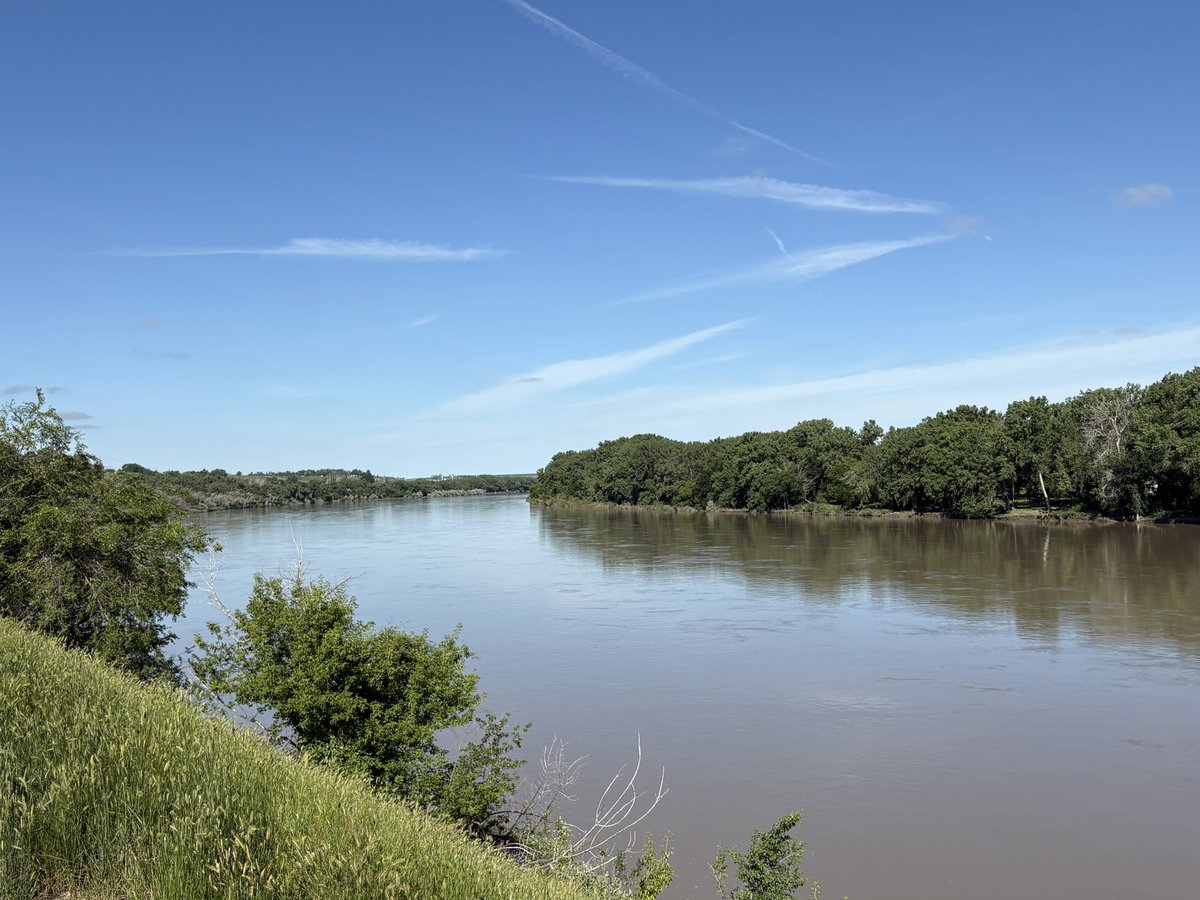 HatLawnBowler's tweet photo. Sunday morning. #sharethetrailmh #SummerInAlberta #southsaskatchewanriver #MedHat https://t.co/lWVUYRUEj6