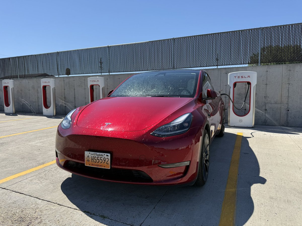 carterbiles's tweet photo. Charging stop #28
Miles City, MT

3232 miles into the trip
325.1 Wh/mi average consumption

Check out all of the dead bugs!  Must be back in the Midwest…

#fsdroadtrip https://t.co/dKS8wcTJw3