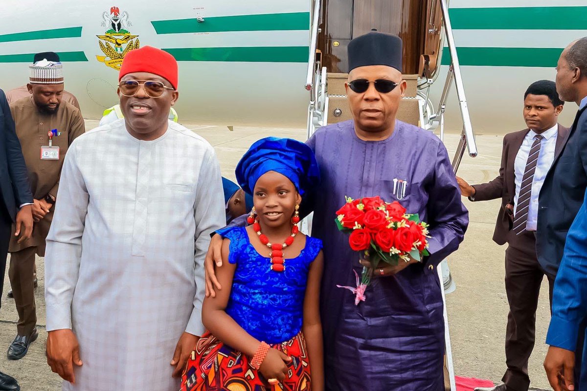 Justiceori's tweet photo. Gov. Sim Fubara receives Vice President Kashim Shettima in Port Harcourt ahead of the grand finale of the 163rd Nigeria Army Day Celebration on Monday. https://t.co/7xN1gyKe2e