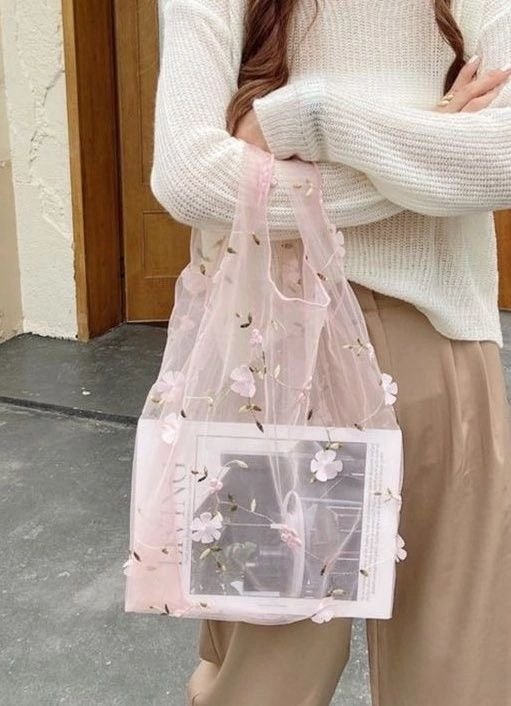 softtinted's tweet photo. making even a basic grocery run look delicate https://t.co/t3XkwdCNDa