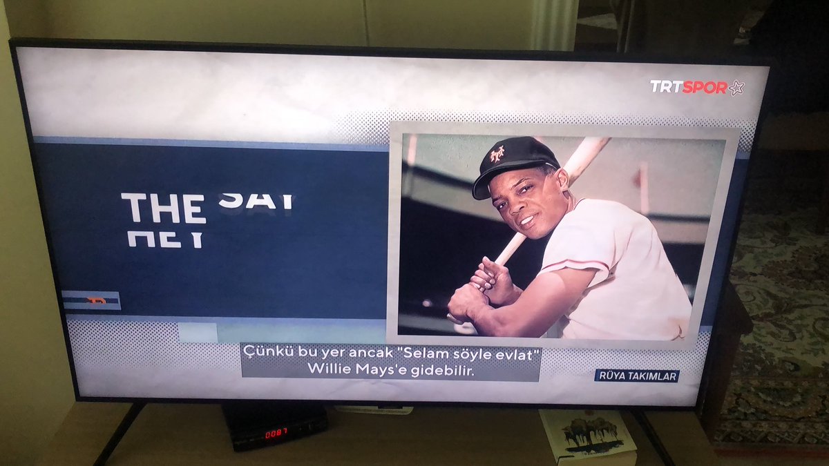 E_acba28's tweet photo. @trtspor ,  trtyılzdı  wimbledon da müthiş maçlar var  vergisini ödediğimiz devlet tv de bize izlettiklerine  bak beyzbol https://t.co/6pm0bOp0Sc