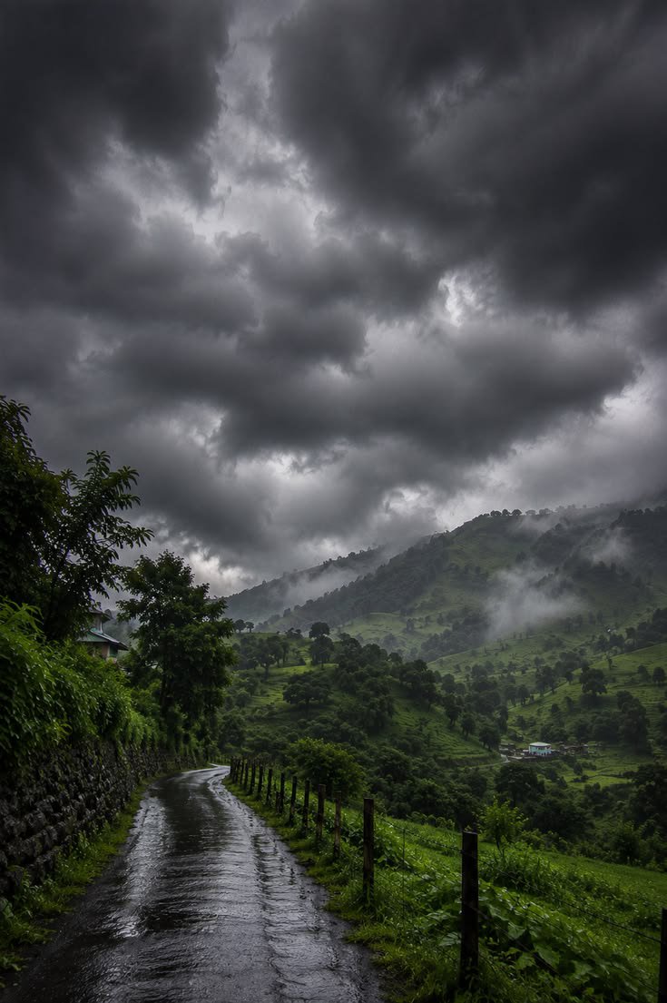 PureNature30407's tweet photo. Dark clouds and green hills https://t.co/PgwpA6pmDF