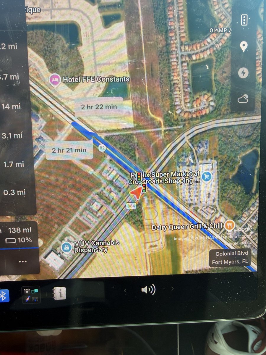 niklasonx's tweet photo. Tesla navigation back at it again with the left turn to U-turn instead of a right turn…@aelluswamy https://t.co/cgab8pG8FU