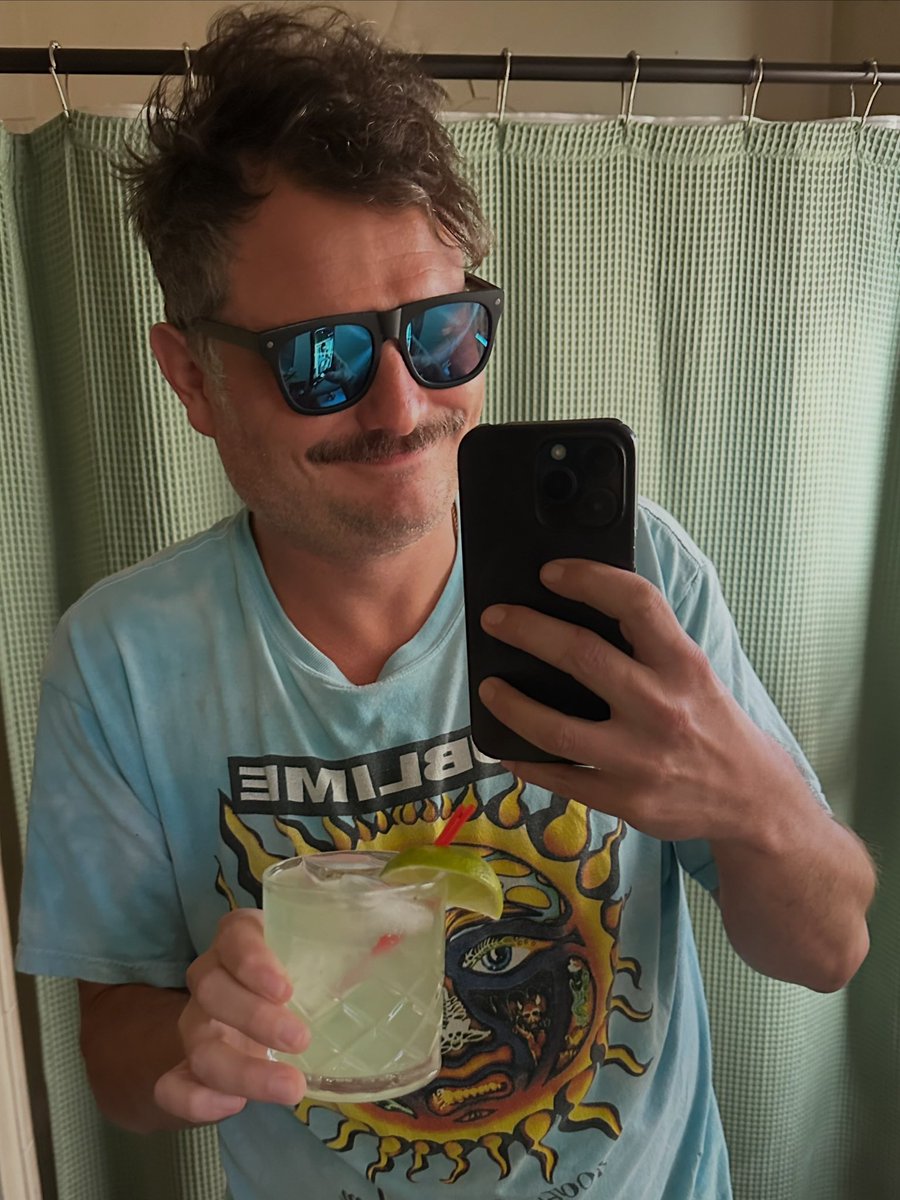 TheSloppyBoys's tweet photo. DRINK OF THE SUMMER: Lime Cucumber Gatorade & Tequila πβπ©π₯π΅ https://t.co/yrIYEDG3cW
#cocktails #cocktail #drinkofthesummer #drinks https://t.co/IgauJc58yS