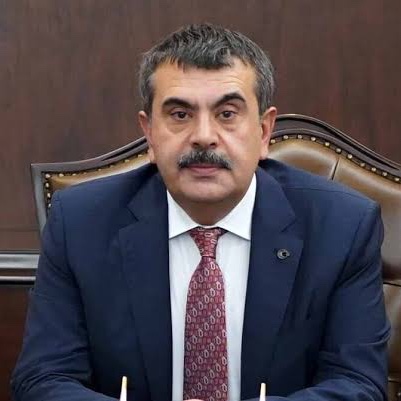 mahfildijital's tweet photo. 🔴 Yeni müfredatta 'Kurtuluş Savaşı' ifadesi yerine 'Milli Mücadele' kavramı kullanılacak.

Milli Eğitim Bakanı Tekin: 

Neyden kurtuluyoruz? Ondan önce koskoca Osmanlı İmparatorluğu vardı. https://t.co/I7T9sutrlT