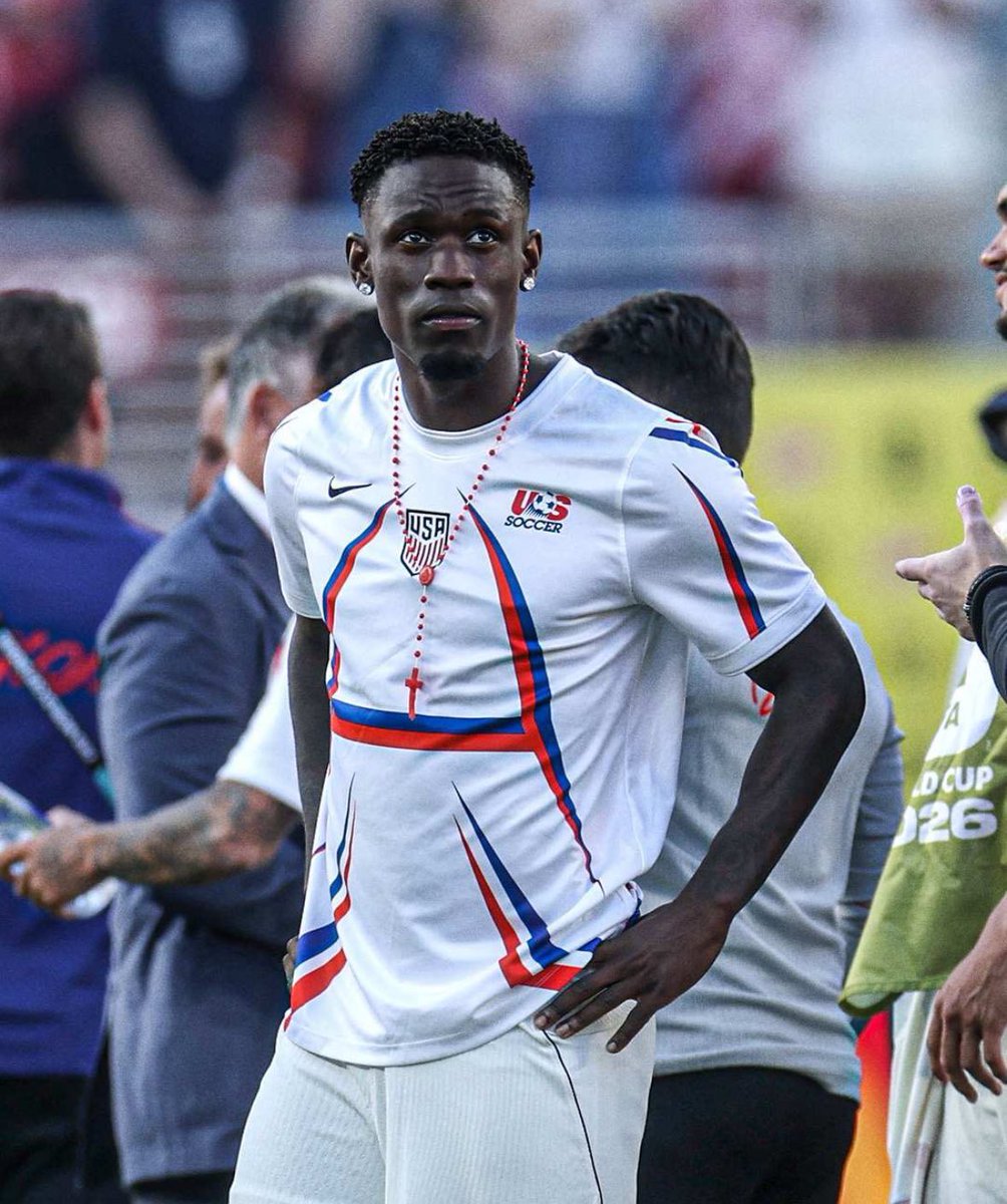 Sachinettiyil's tweet photo. U.S. striker Folarin Balogun, who was spotted wearing a Rosary after the win over Bosnia and Herzegovina, will be available for the Round of 16 clash against Belgium after FIFA rescinded his red card.

Info: Fox https://t.co/Uh8emiRCo7