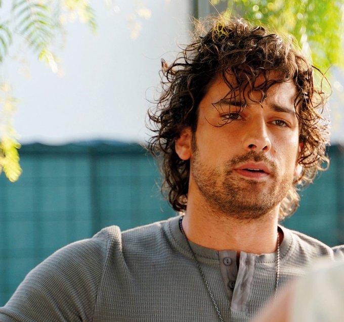 LabusZoric11476's tweet photo. @IconicRankings karizma ve yetenekli #AlpNavruz https://t.co/QUXgxngszT