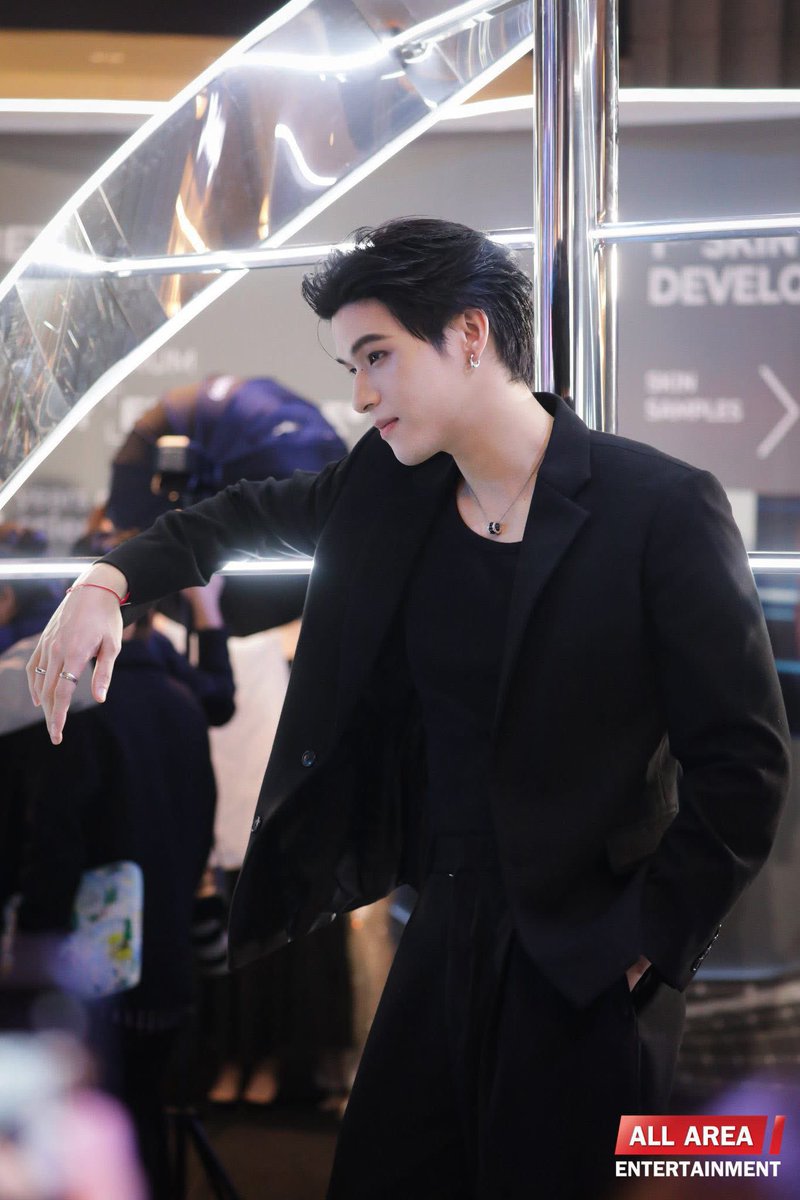 sleeproom_'s tweet photo. อะไรแบบนี้ช่วยกลับมาหน่อยคับพี่ ถ้าพี่คิดอะไรไม่ออก ให้พ่อผมใส่เสื้อยืดตุวเดียวก็ได้ https://t.co/zV18kNg6IU