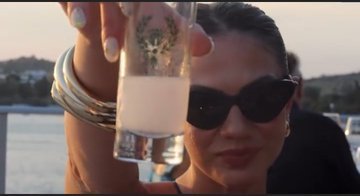 BusisiweTv's tweet photo. Cheers to being cute and beautiful,  and minding your own business 🥂🙂‍↕️

#DemetÖzdemir https://t.co/5rMNF9N4eE