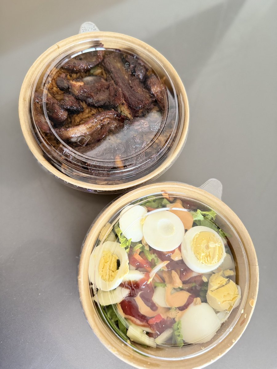 thesoftpot's tweet photo. Sunday Special ‼️
Jollof and lamb chops 😍
Only on pre-order 
📲 0202741381 / 0543628928 
We go again next week 🥂😉 https://t.co/9omJNi53W2