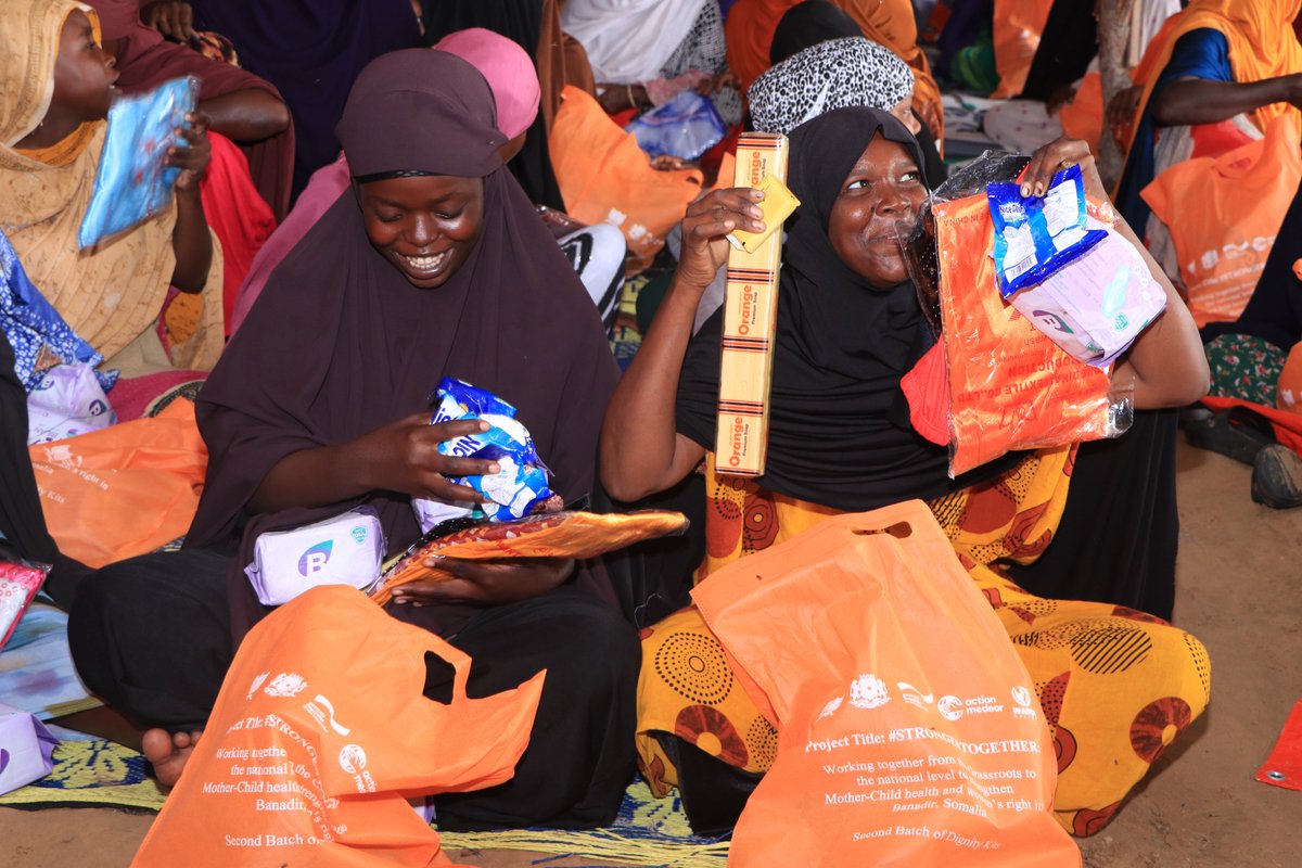 wardirelief's tweet photo. @wardirelief alongside #StrongerTogether partners
@HURDOSomalia @SOWDAAss @wsfsomalia distributed 135 dignity kits to #women #girls in Hodan, Shingani &amp; Deynile. Funded by @actionmedeor x @BMZ_Bund this prevents risky coping strategies of #women who lack these basic items. https://t.co/XP7xHm0bWy