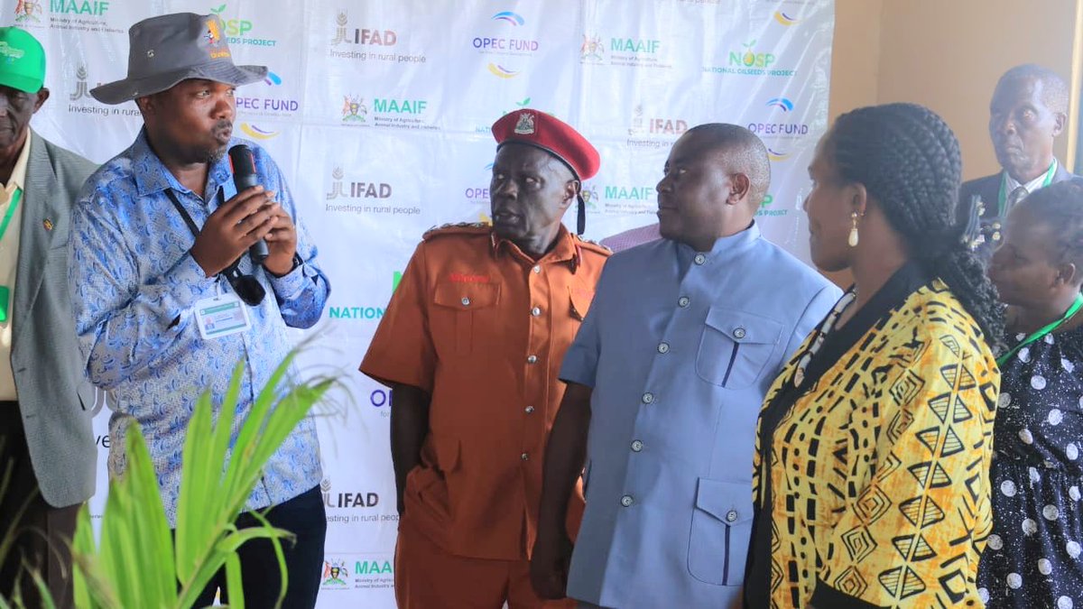 NOSP_UG's tweet photo. While closing the 32nd National Agricultural Show, Hon. Desire Muhooza, Minister of State for Agriculture, visited the @NOSP_UG stall, where our Project Manager briefed her on the project’s achievements.
@MAAIF_Uganda 
@FrankTumwebazek 
@DESIREtheFARMER 
@PS_MAAIF 
@chrisgumi https://t.co/juXehvuu1K