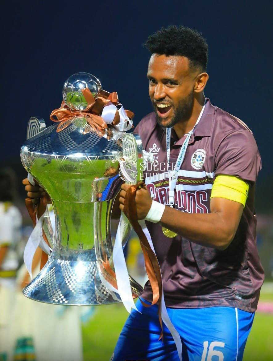 LibroOrElse's tweet photo. ድንቅ መሪ
ድንድ ተከላካይ
በአስፈላጊ ሰዓት ግብ አስቆጣሪ

የሻምፒዮኖቹ ካፕቴን 
ያሬድ ባየህ https://t.co/rJwD1A0ngW