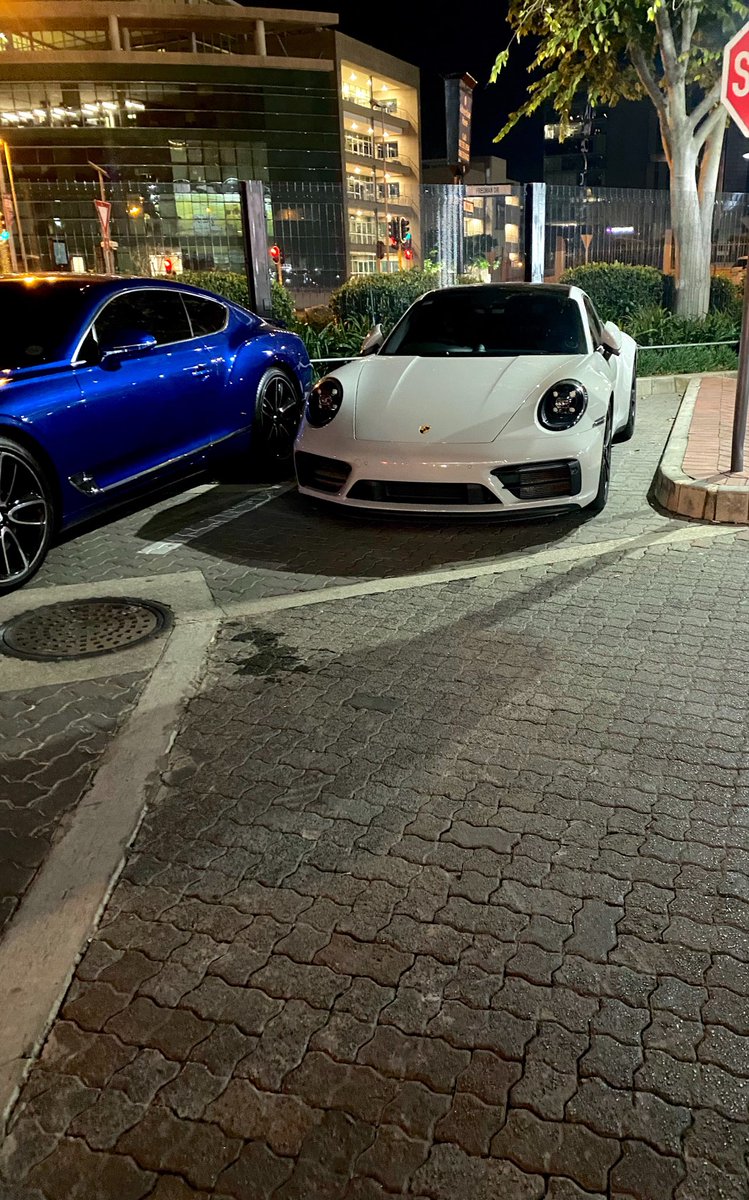 AustineM_'s tweet photo. 💼💸 https://t.co/vOaXd3UyzS
