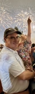 MTMehan's tweet photo. #LillianUpdate: she had a blast at the 250th fireworks at the Iwo Jima Marine Memorial https://t.co/gQ4rPtxPPr