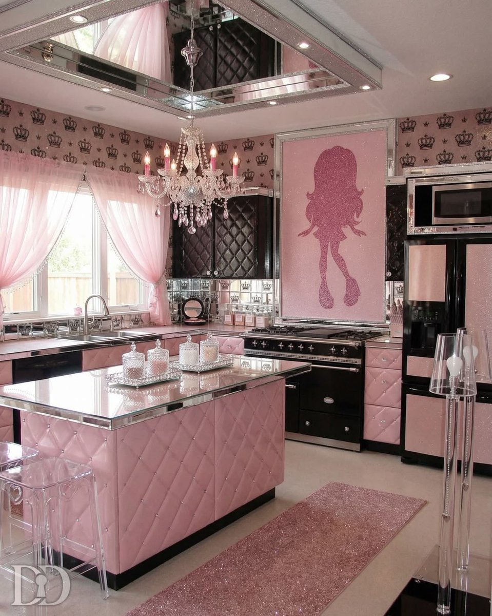 ManifestHerGlow's tweet photo. POV: you live in a 2008 pink glam home where everything feels sparkly, polished, and put together 💖✨the whole house feels soft and confident, and perfectly cozy 🎀🌸✨ https://t.co/uLHlaZBlzO