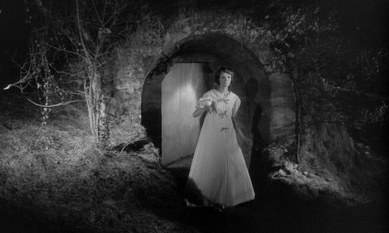 lostveerse's tweet photo. #watched Eyes Without a Face. (1960) https://t.co/5LGHSzj1NG