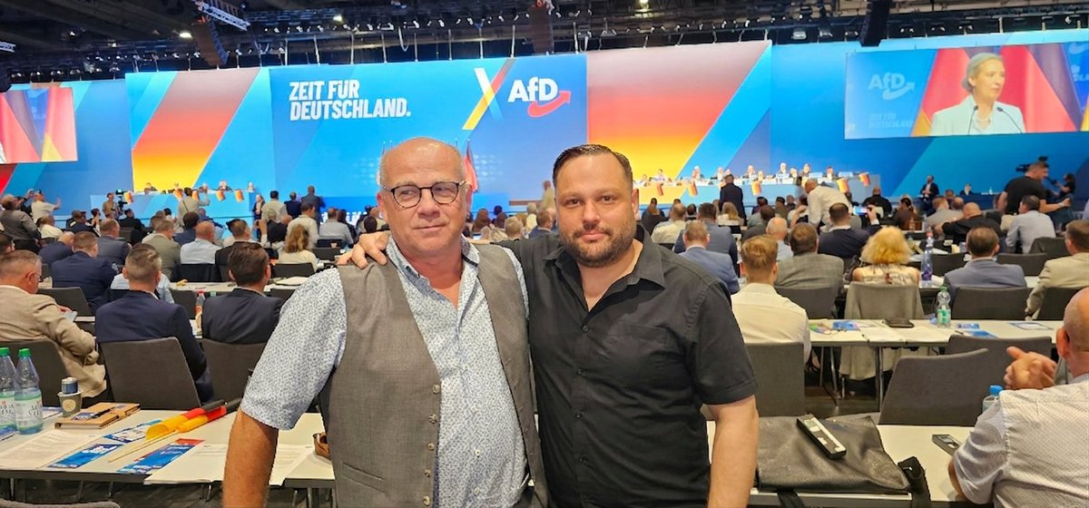 stauch_afd's tweet photo. Gemeinsam mit meinem Kollegen Steffen Jahnke war ich als Delegierter beim 17. Bundesparteitag der #AfD in Erfurt für die AfD #Konstanz. Dr. Alice Weidel und Tino Chrupalla wurden als Bundesvorsitzende wiedergewählt. 

Mehr dazu: 👉 https://t.co/Swgzz44z6s https://t.co/NVF9UNh1mk